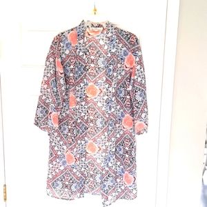 Wallflower kimono floral beach cover up. Size M.